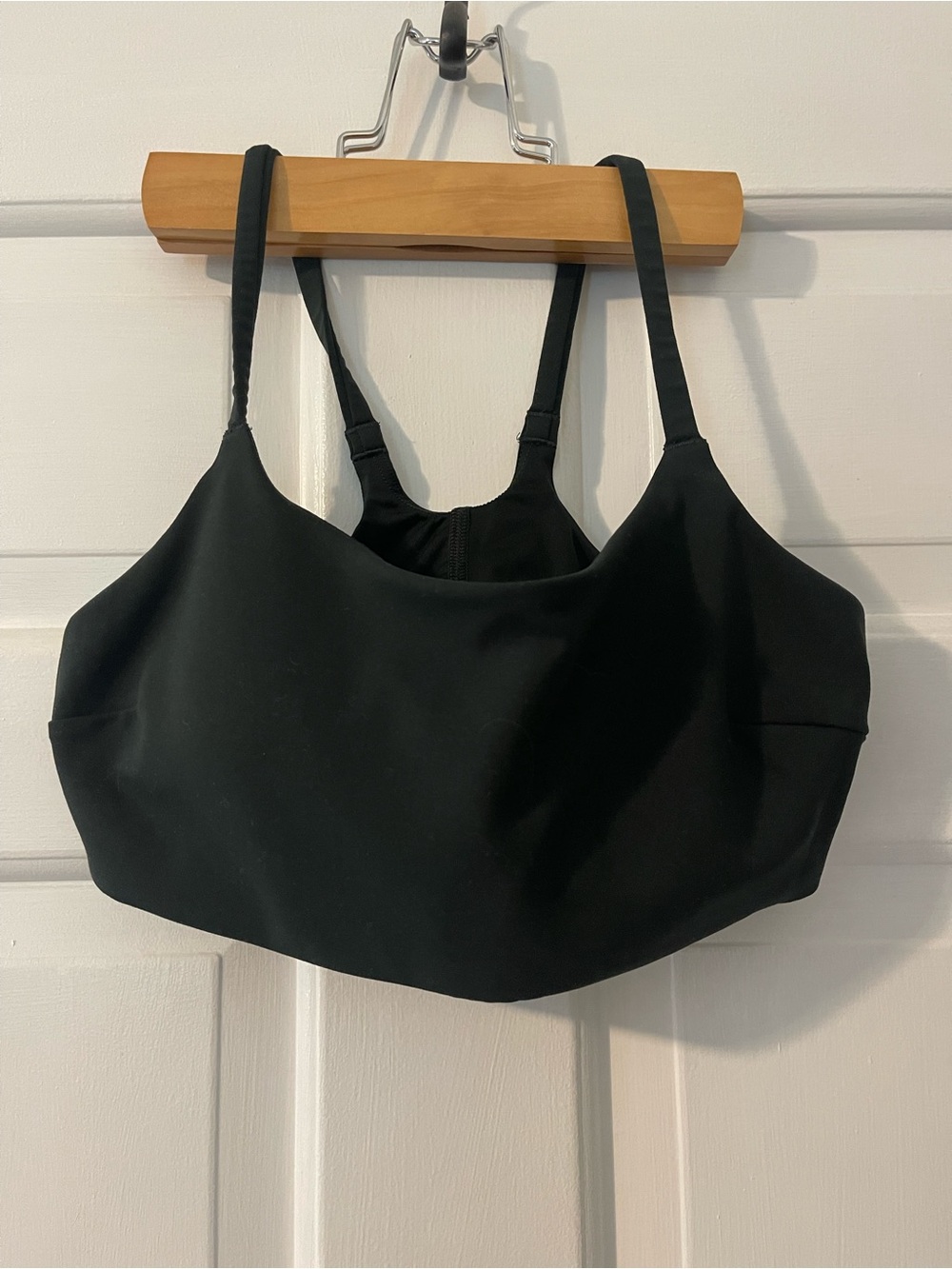 Lululemon Dark Forrest Green Sports Bra with Removable Pads 
Size 6 (34b)